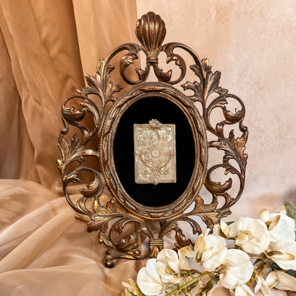 Vintage‎ Ornate Gold Frame with Handmade Clay Art
